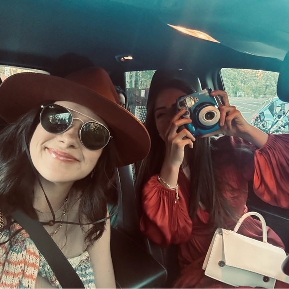 Meet your Posher, Kaitlyn - Picture 3 of 4